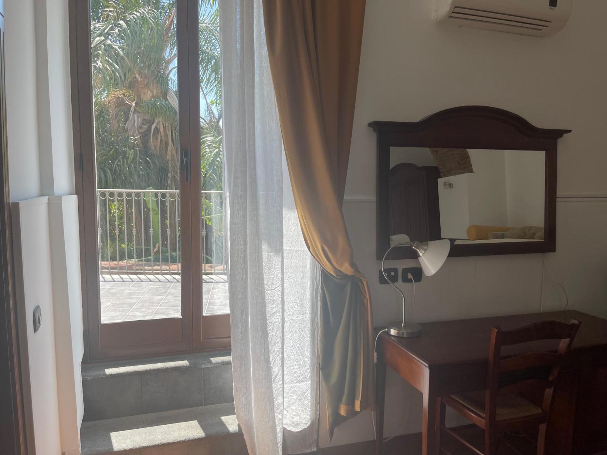 Hotel Capomulini 3 Stelle Acireale Eksteriør bilde