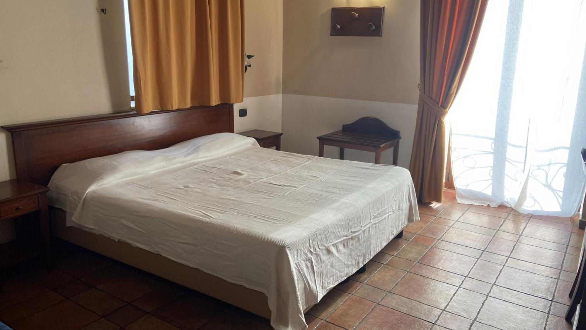Hotel Capomulini 3 Stelle Acireale Eksteriør bilde