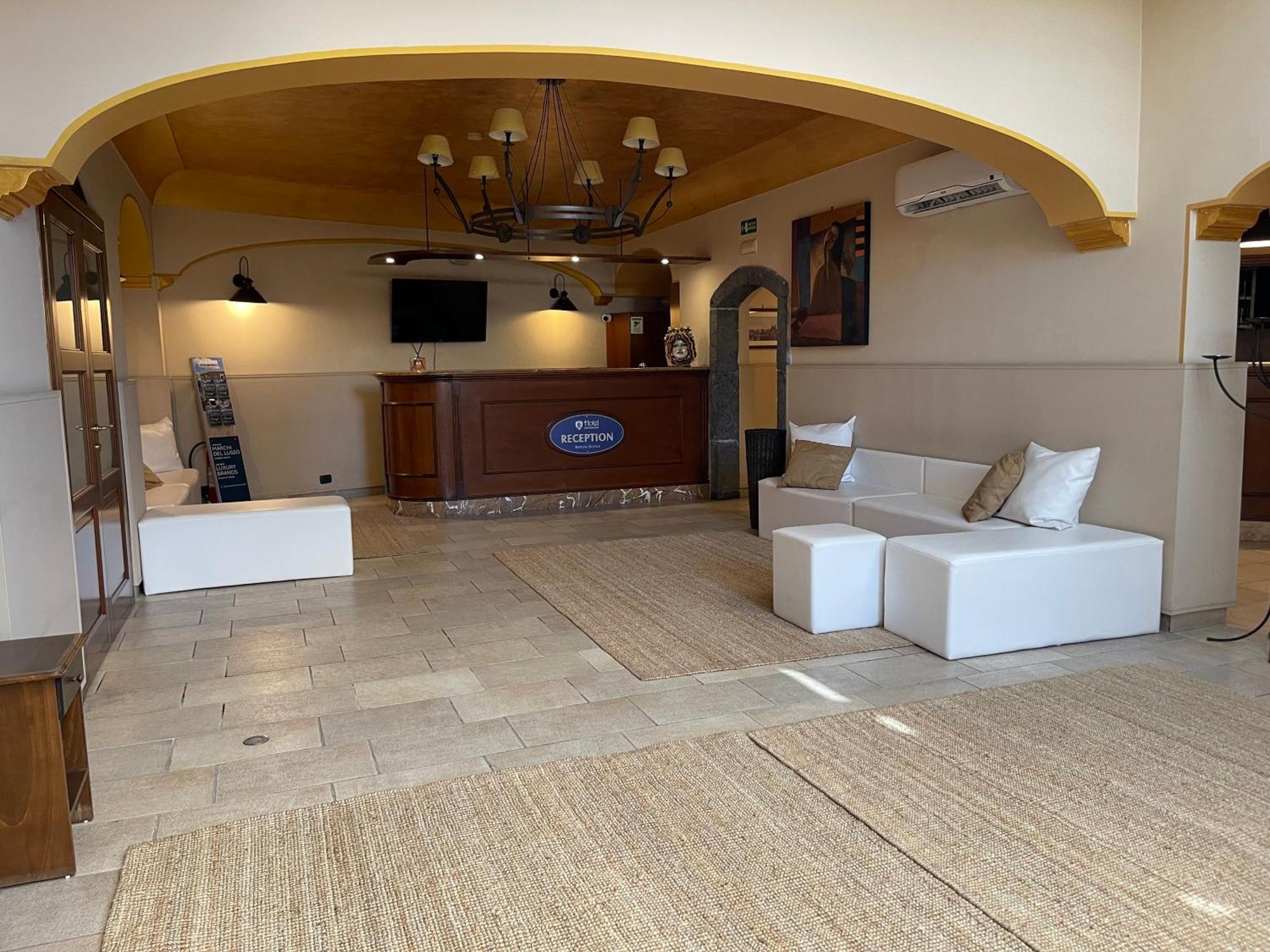 Hotel Capomulini 3 Stelle Acireale Eksteriør bilde