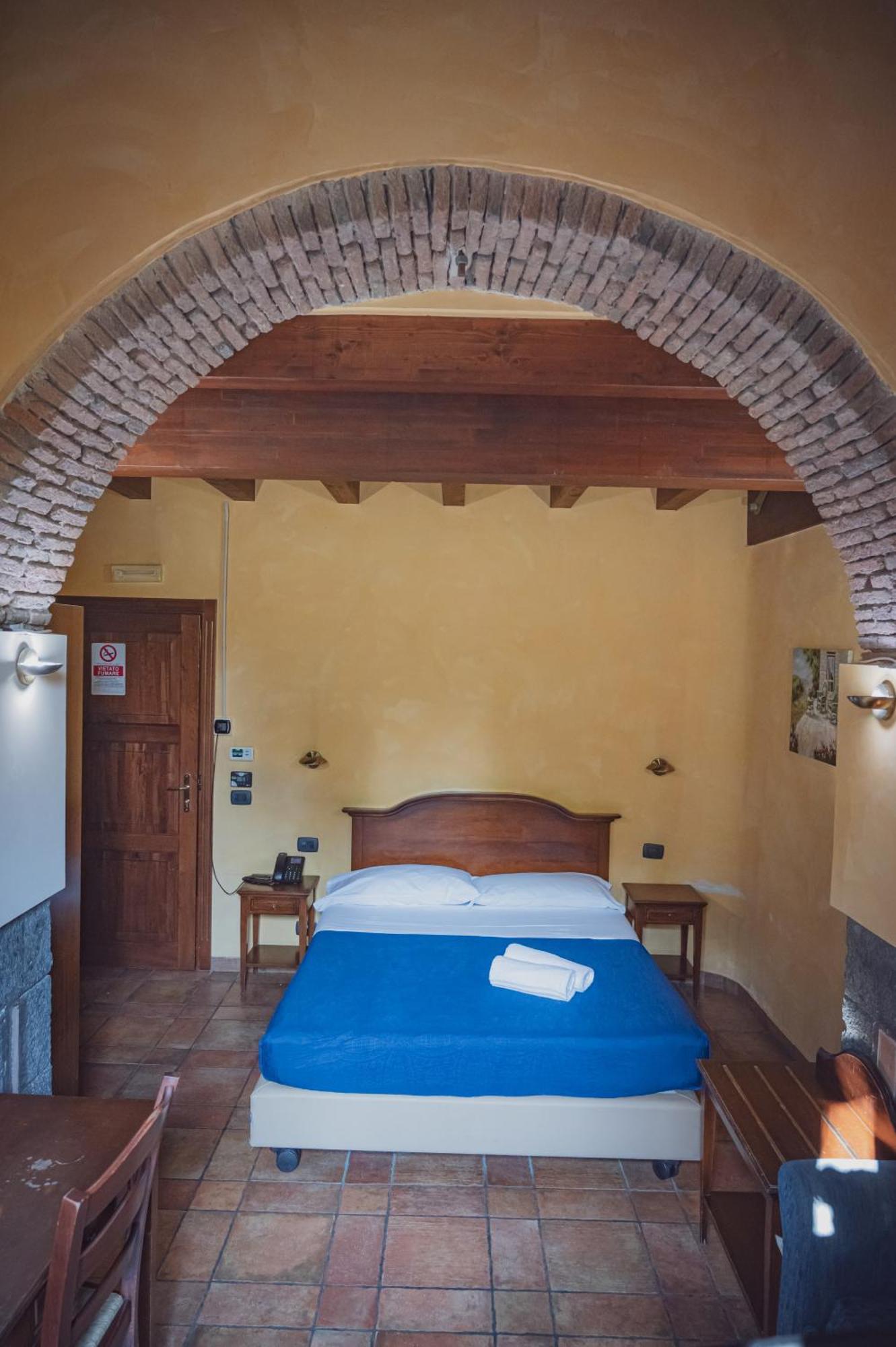 Hotel Capomulini 3 Stelle Acireale Eksteriør bilde